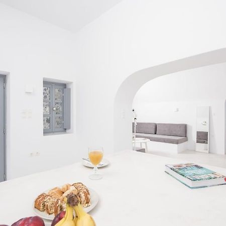 Insolito Villa Emporio  ภายนอก รูปภาพ